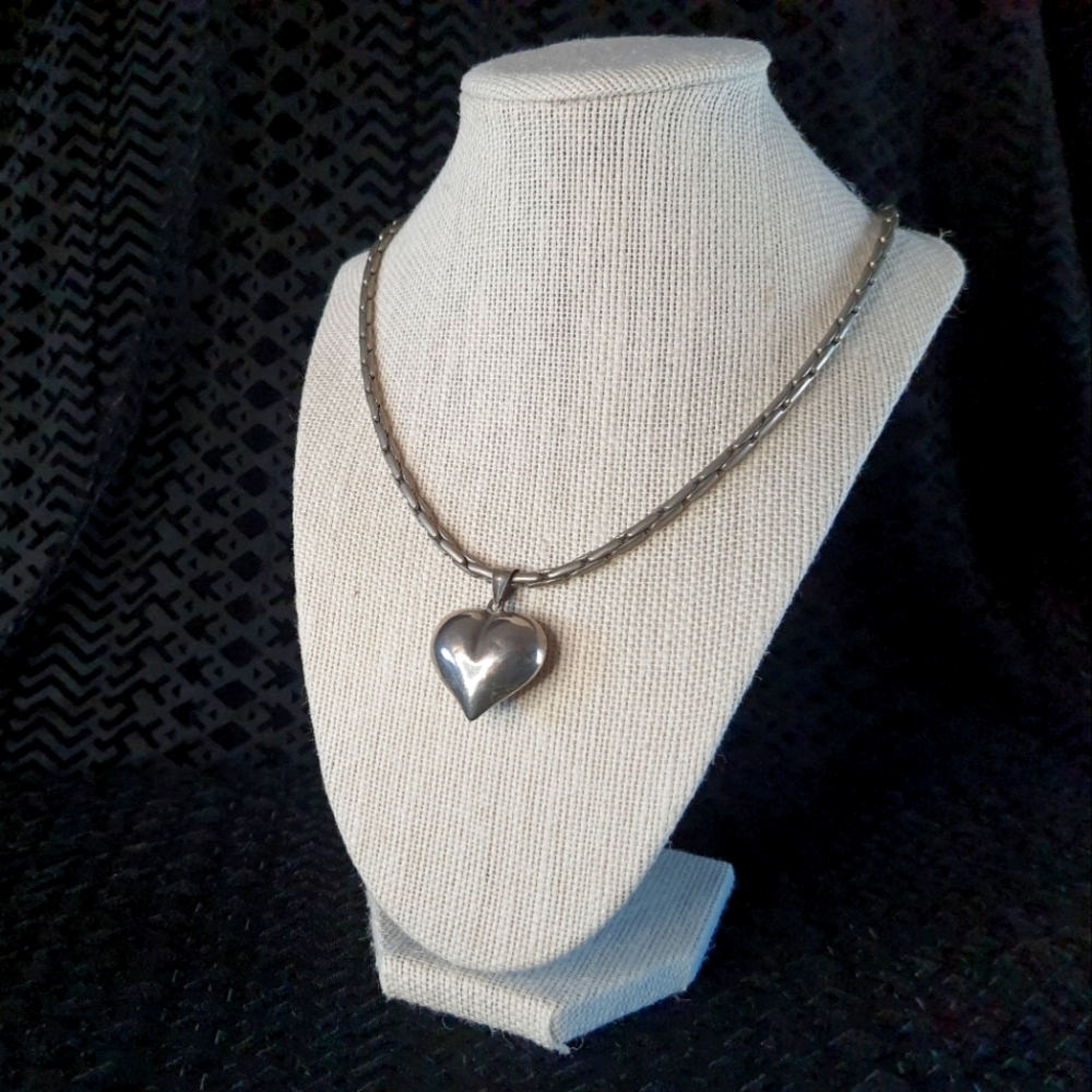 Vintage Venetian Chain & Puffy Heart